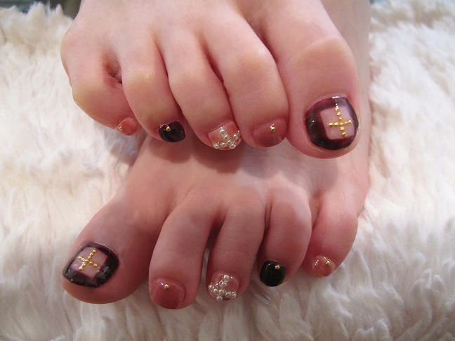 【おそろい割】ボルドー×パールクロスネイルFOOT
by 仲村美香さん<span>(モデル)</span>